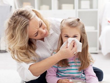 Болит в области лба и глаз у детей
