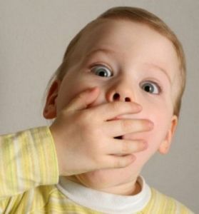 Частые рвоты у ребенка и запах изо рта